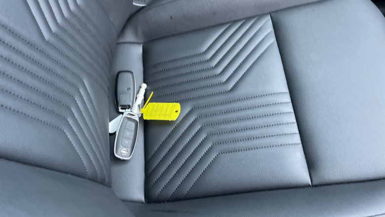 Nissan Juke 1.0 DiG-T Tekna 5dr DCT Petrol Hatchback